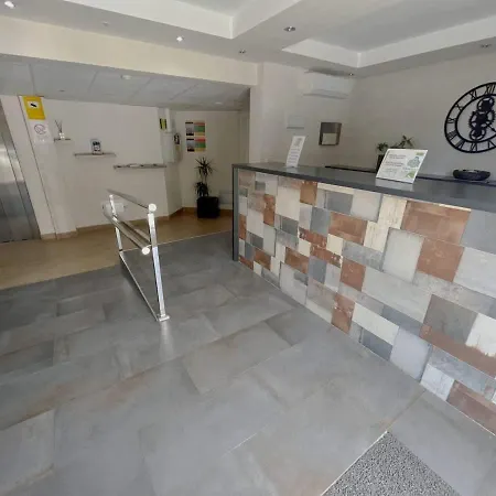 Apartament La Colina Pool & Train